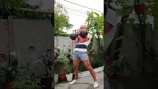 тренировка с гирями во дворе