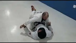 Finalização na guarda fechada chamada Kimura