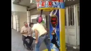 Sert Yumruğu İle boks Makinesini Bozdu MARDİN. KİZİLTEPE