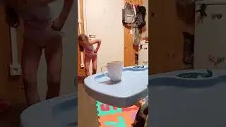 Стрибок в кружку / In den Becher springen