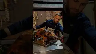 Целый поросенок в тандыре🤤 #martinochag #свинина #тандыр #армянскаякухня #еда #вкусно