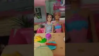 Lol bebekler barbie evini istila etti