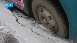 Эх, дороги! В Бишкеке под автобусом сломался асфальт / 10.03.17 / НТС