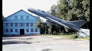 Самолёты в бывшем военном городке Барсуки.
