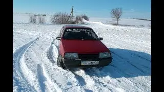 ВАЗ 2109 зимний дрифт. 3-я передача большой угол