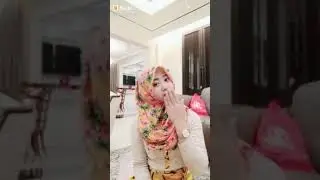 Jilboobs kiss bye