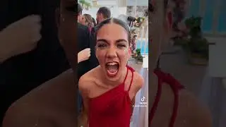 grita vivan los novios que casi se desmalla #boda #bodasdestino #animatuboda