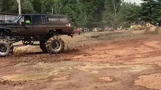 MUD BOGGING!