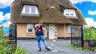 VOETBAL SPELEN IN DE MANSION!