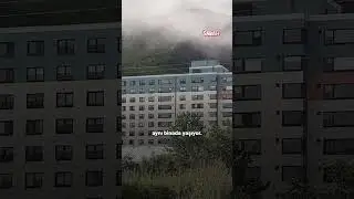 Kasabadaki herkes aynı binada yaşıyor! Geç kalan kasabaya giremiyor