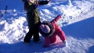 Первые шаги на Коньках по СНЕГУ!!!!!