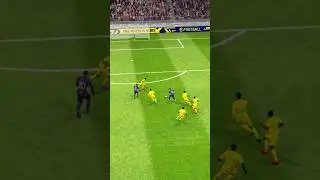 Messi is just roaming between defenders #shorts #football #efootball2023