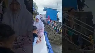 intip orang mandi di pantai