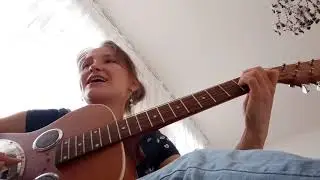 А по камушкам, на скорую руку. Аккорды в комментариях.