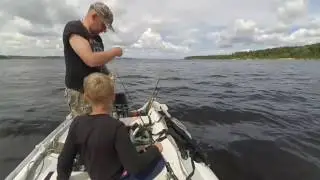 С ребенком на рыбалке.👍😊