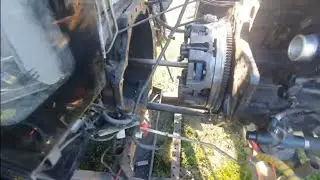 The Chinese Lovol clutch has broken down. Replacing the main clutch disc on a Lovol 904 tractor.