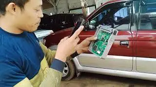 jalan jalan di bengkel sambil bekerja