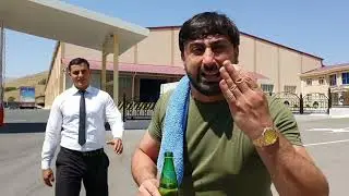 Kiçik sahibkar İş başında yaxalandı😁