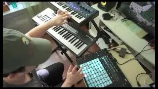 LIVE LOOPING HIPHOP BEATS: Ableton, PUSH 2, Novation Launch Key, Mini Nova,