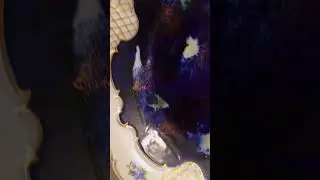 Большое, глубокое блюдо украшено золотым рельефом. Кобальт от мануфактуры Wallendorf Германия 28см