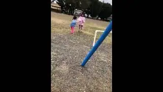 Talawan si Ate hadlok sa dragon fly (random video)