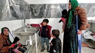 🧕Taybeh a single nomadic mother, has reached the stage of installing a water heater in construction.