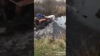 Т-25 по болоті