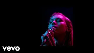 Georgia Twinn - Moth (Live Peformance)