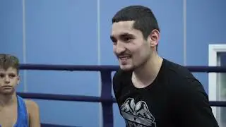 Лето. Солнце. Море. Бокс.