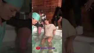 Hot tube water birth😯