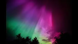 mystic surreal dancing northern lights / mystisch tanzende Polarlichter