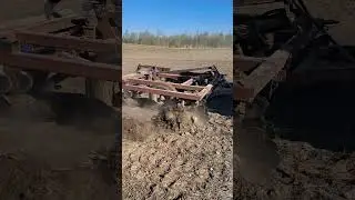 Начали подготовку полей к посеву, БДТ3 в деле)