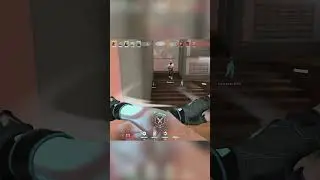 Holding Down MID in SPLIT #valorant #valorantclips