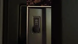 Does not close the combination lock.
