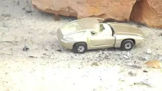 Обстел игрушечной машины , porsce-911 из воздушки