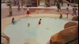 толстуха на водной горке  полнейший ржач