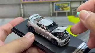 MOTORHELIX Nissan R35 50th Anniversary Ultimate Metal Silver 1 64 scale diecast