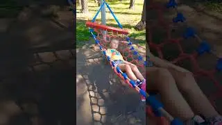 Милана на гамаке!
