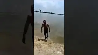 লোকটি শেষ হয়ে গেছে 😭#trending #funny #viral