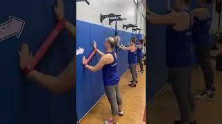 Great Upper Body warm up with mini loop bands 🔥