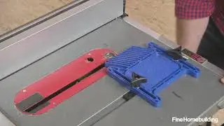 How to Use a Featherboard when Rip Cutting Wood on a Tablesaw
