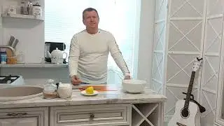 Строганина из скумбрии за 5 минут. "За друзей" автор-исполнитель А.Фишер.