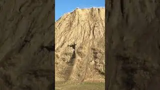 Guy Shows Amazing Balance And Reaches Mountain Top By Riding Dirt Bike On an Upright Hill
