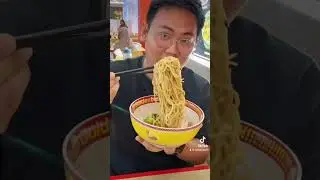 Coba makan di golden lamian