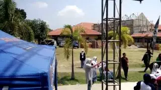 Anak jaman Now cewek  SMA berjilbab