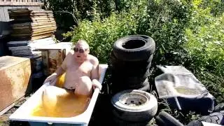 Клёпа на водных процедурах