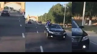 Неудачные понты: в Казахстане ехавшая задом Camry врезалась в ВАЗ