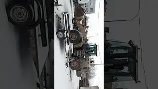 Погрузчик vs фура (застряли на базе)