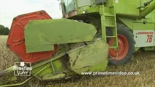 Claas Dominator 76 Combine at work