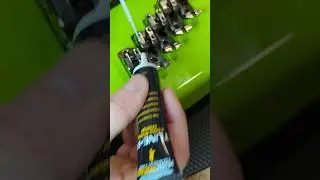 Fixing a Bass in 30 seconds! #guitar #bass #green #tech #music